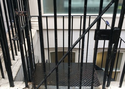 Welding Metal Gate