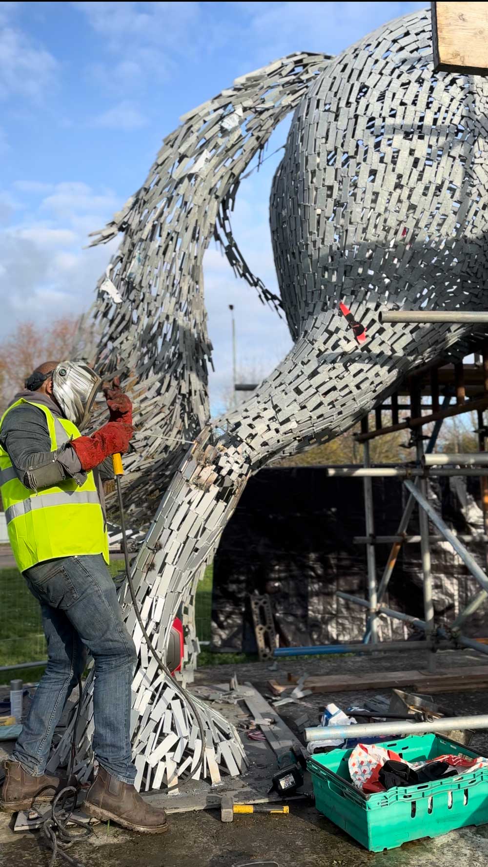 Welding repair to the Andy Scott gipsy cob horse sculpture